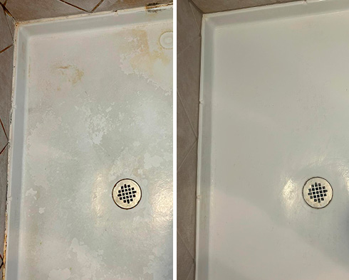 Shower Before and After a Tile Cleaning in Briarcliff, TX